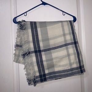 White and blue blanket scarf